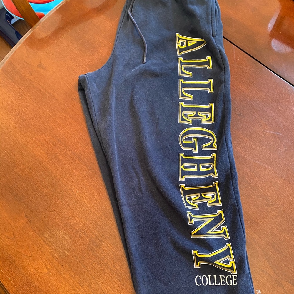 Collegiate sweat pants. Unisex size XL